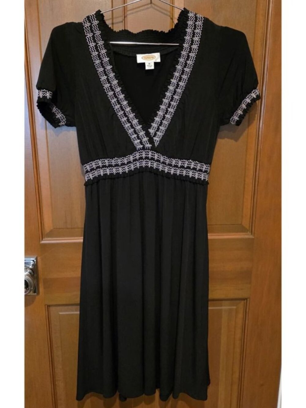 TALBOTS V-NECK STRETCH BLACK DRESS SIZE M 95% POLY - 5% SPANDEX